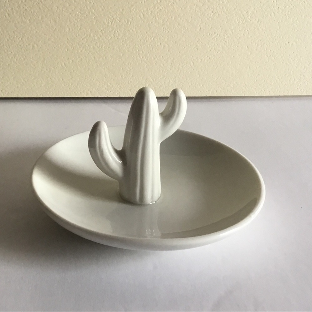 White ceramic cactus jewelry Trinket Tray. NEW.